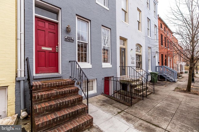 Building Photo - 635 S Paca St