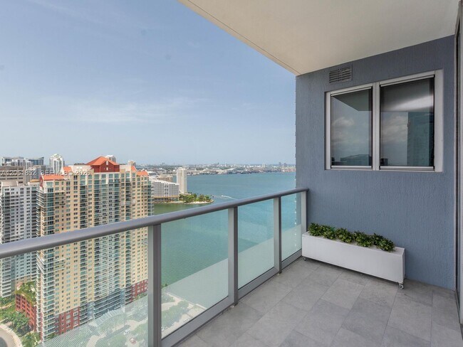 Foto del edificio - 1300 Brickell Bay Dr