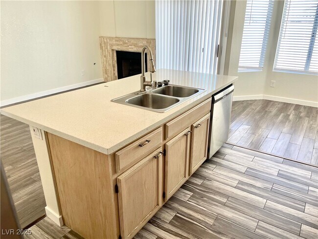 Building Photo - 6248 Small Point Dr