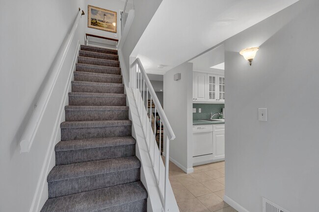 Building Photo - 15 Linden Dr