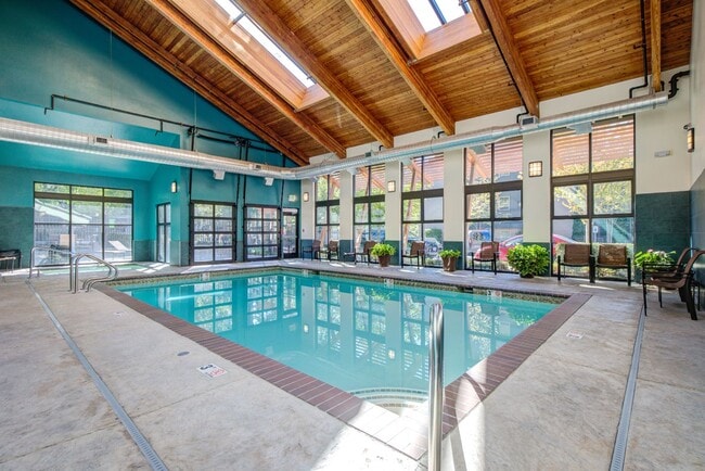 Building Photo - Discovery Heights