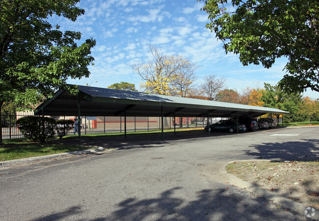 Building Photo - University Meadows