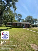 Building Photo - 408 Virginia Way