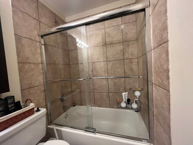 Foto del edificio - 5821 Oakwood Dr