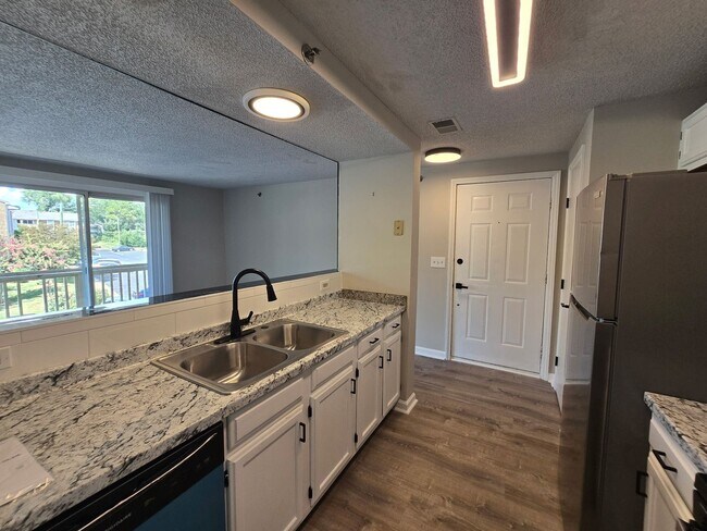 Photo - Beautiful 3 Bedroom 2 Bath Condo in Charlo...