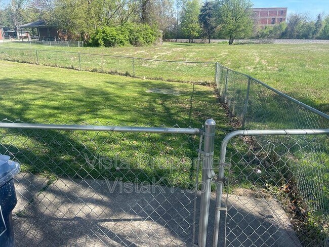 Building Photo - 3017 Bitten Ln