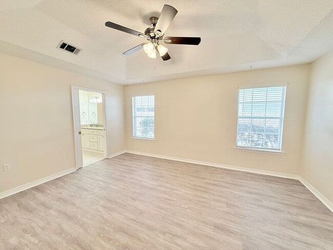 Foto del edificio - 6016 Badger Rd