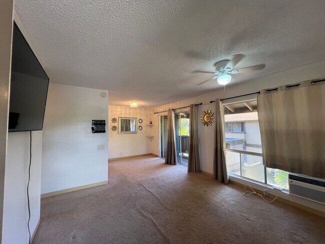 Foto del edificio - Beautiful Unfurnished 2bdrm / 1.5bath Palm...