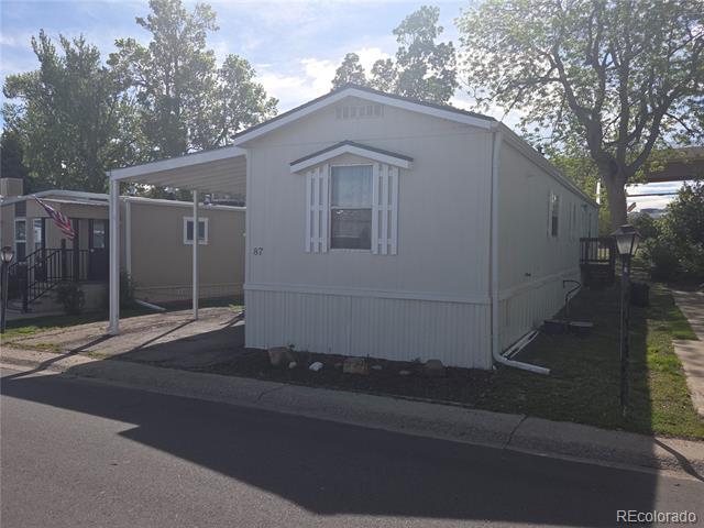 Building Photo - 8201 N Wolhurst Dr
