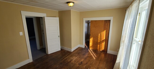 Building Photo - 237 E Donald St