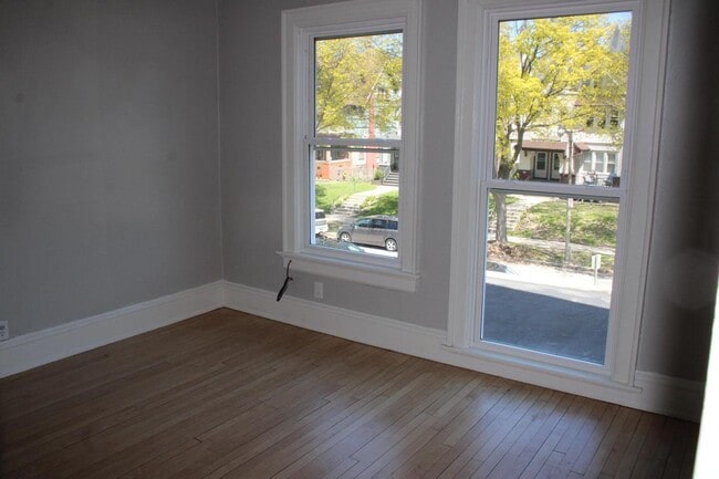 Bedroom1 - 2909 N Farwell Ave