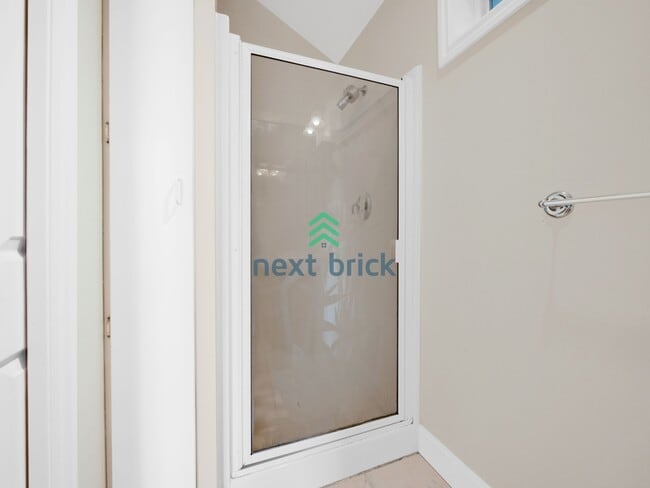 Photo - Studio for Rent with Garage Parking! House