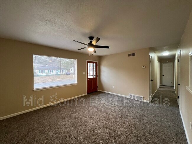 Foto del edificio - 3789 Ashburn St