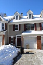 Building Photo - 2 Washington Ct