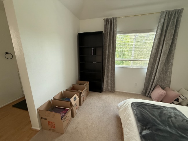 Building Photo - 25673 Lawton Ave