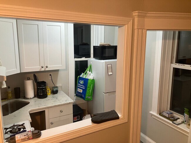 Foto del edificio - Awesome 1-Bed 1-Bath Available for June 1st