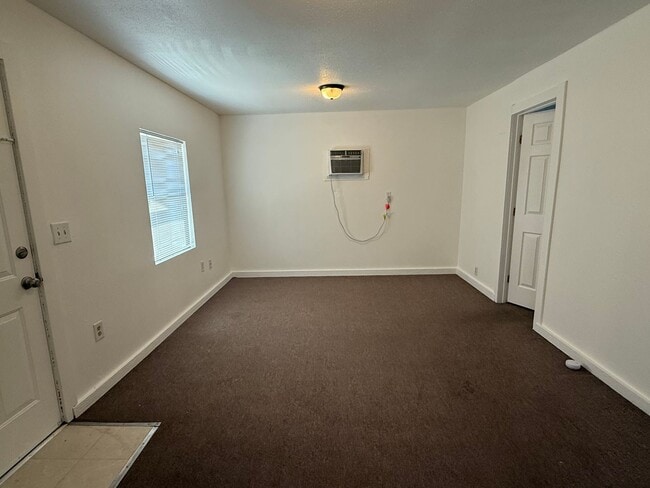 Foto del edificio - Now renting 1 bedroom cute home , to view ...