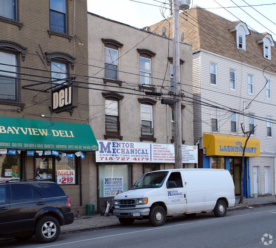 Primary Photo - 854 Bay St