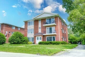 Building Photo - 16035 Laramie Ave