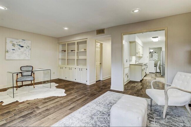 Building Photo - 13156 Trail Hollow Dr