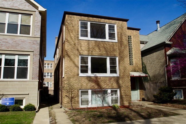 Building Photo - 4954 N Leavitt St