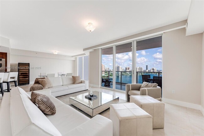 Foto del edificio - 3301 NE 183rd St