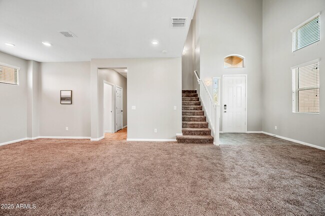 Foto del edificio - 295 N 199th Dr