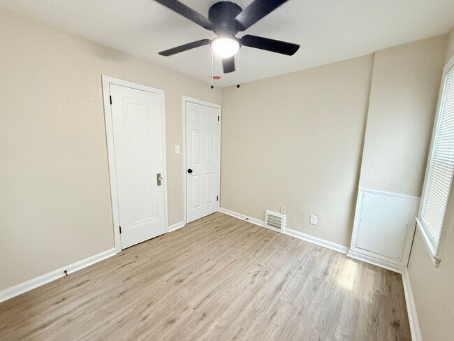 Foto del edificio - Freshly Renovated Single Family Home In Detroit Ready For Section 8 Lease!