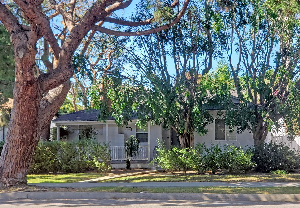 Primary Photo - 11501 National Blvd