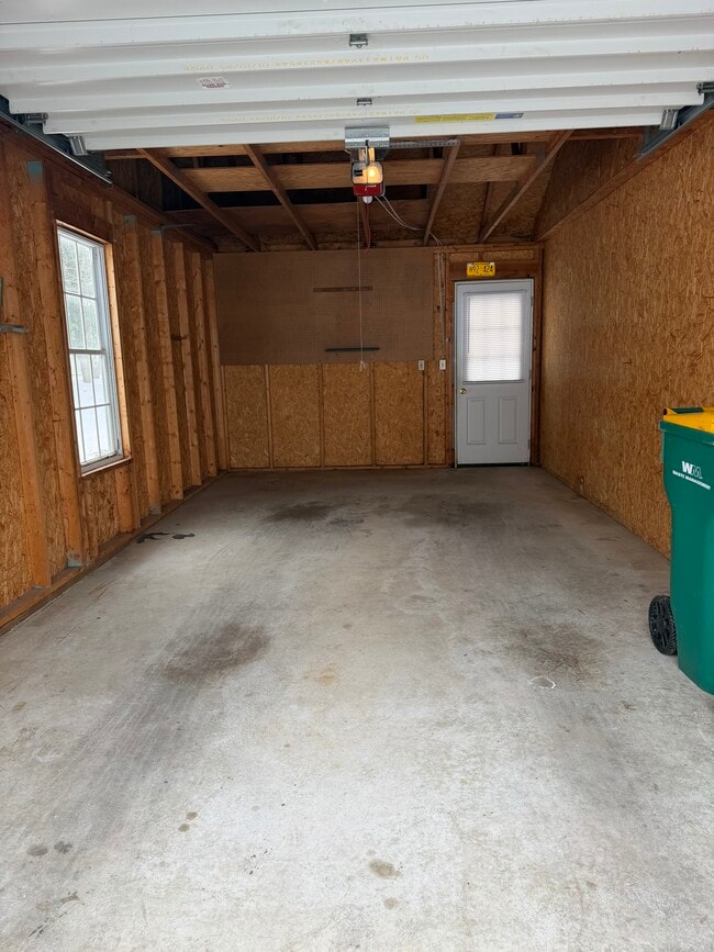 Building Photo - 2115 Wexford Rd