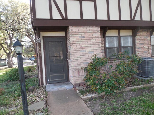 Foto del edificio - 3501 Greystone Dr