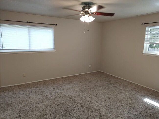 Building Photo - Nice home in established neighborhood in NW Austin