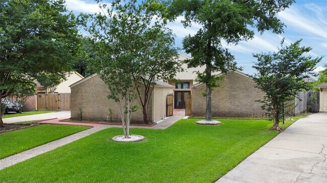 Building Photo - 2358 Binley Dr