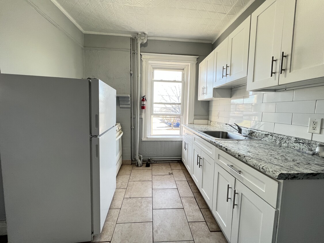 Unit 3 - 373 Fairmount Ave