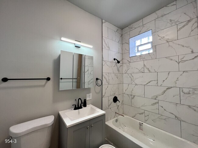 Foto del edificio - 954 N Rockwell St