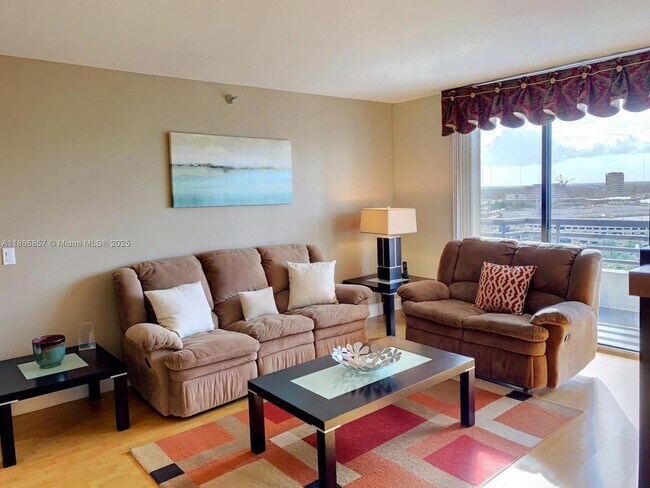 Foto del edificio - 3300 NE 191st St
