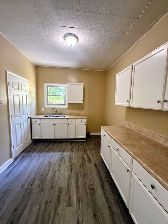 Foto del edificio - Two bedroom one bathroom mobile home for rent