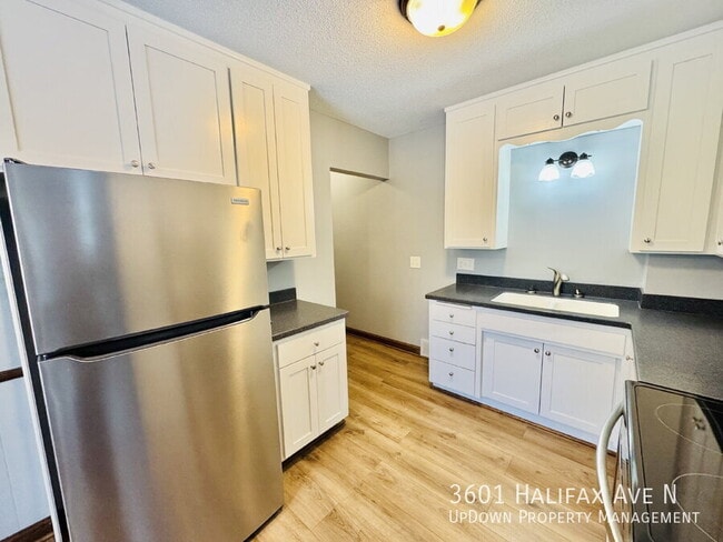 Foto del edificio - 3601 Halifax Ave N