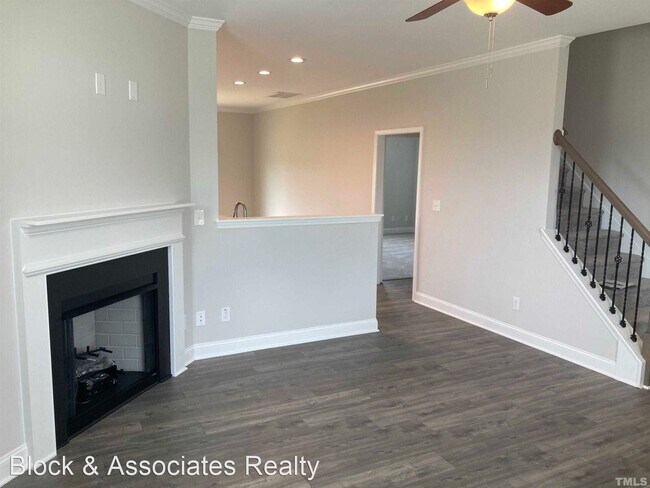 Foto del edificio - 4 br, 3 bath House - 158 East Goodwin Chas...