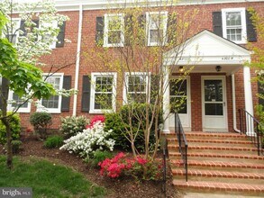 Building Photo - 4800 S 28th St