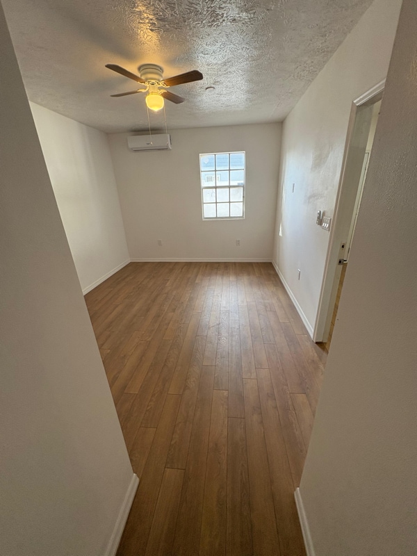 Foto del edificio - 1802 Parkwood Dr