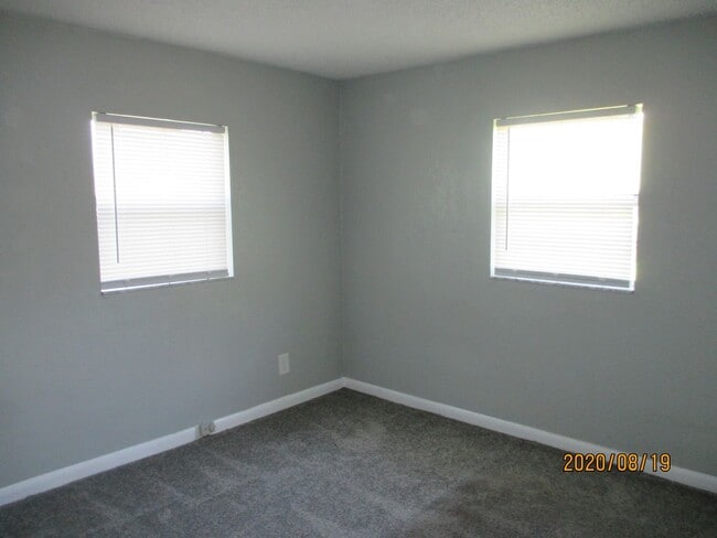 Building Photo - Adorable Renovated Home in Oceanway!