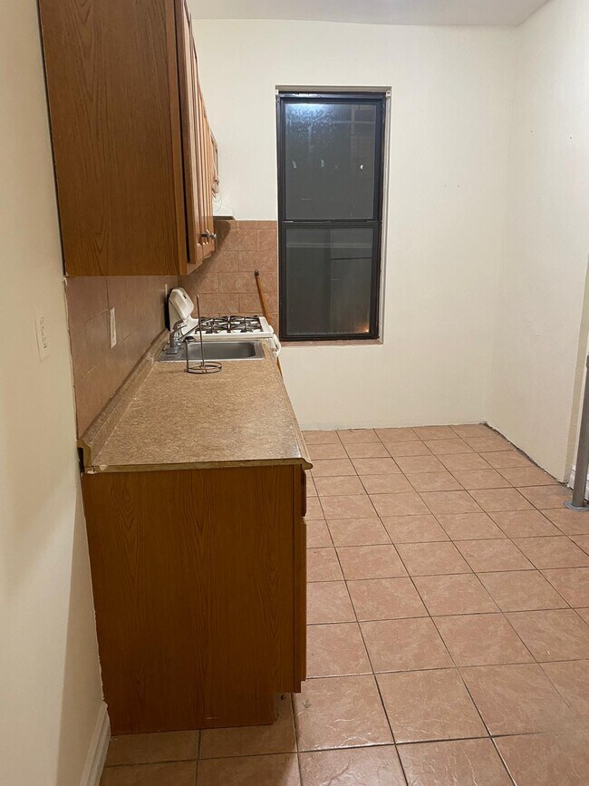 Foto del edificio - 584 Lincoln Pl