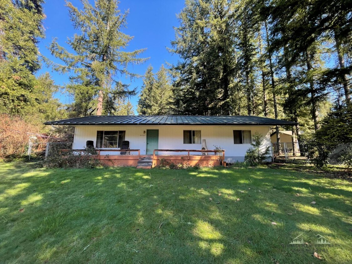 Foto principal - McKenzie HWY 3-bedroom/ 2bath