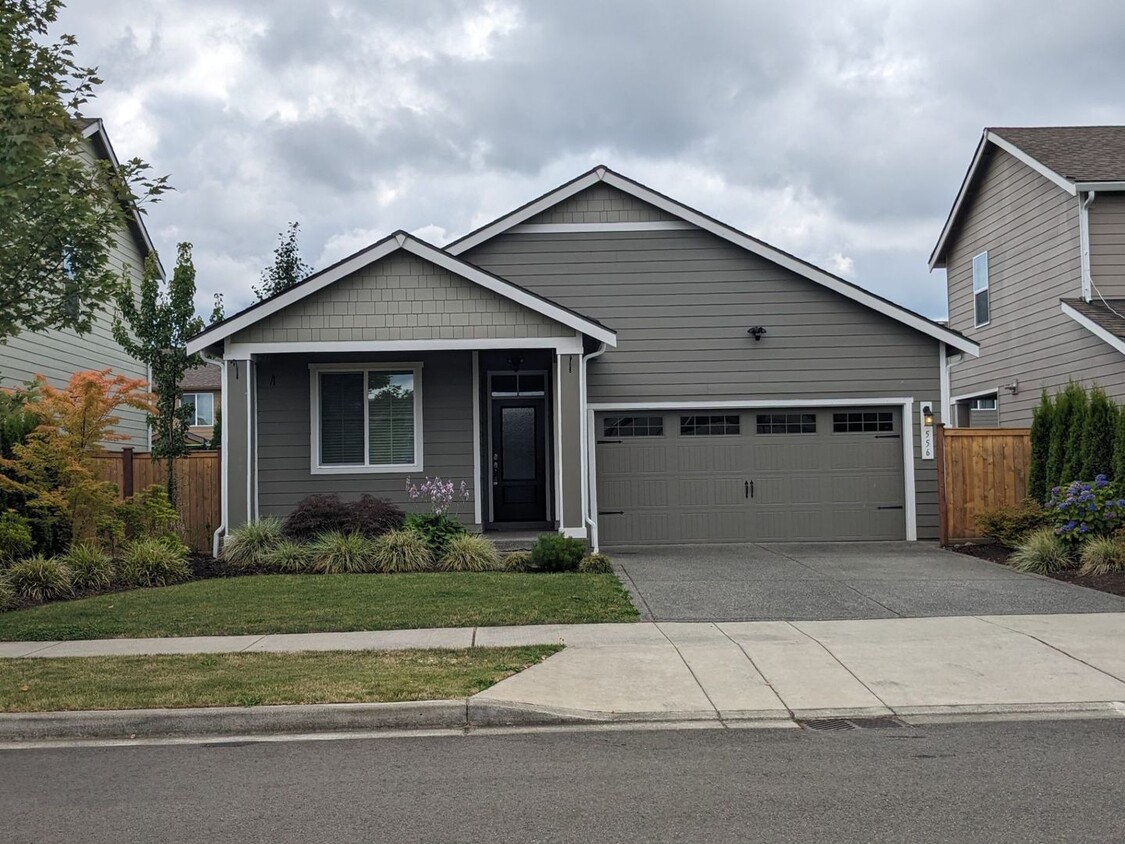 Foto principal - Beautiful 3 Bed 2 Bath Home in Enumclaw