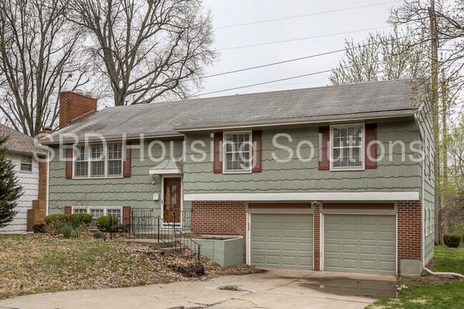 Building Photo - 10112 Bennington Ave