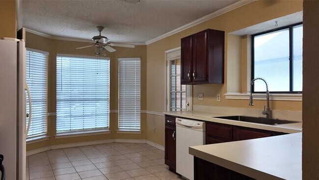 Foto del edificio - 12331 Yarmont Way