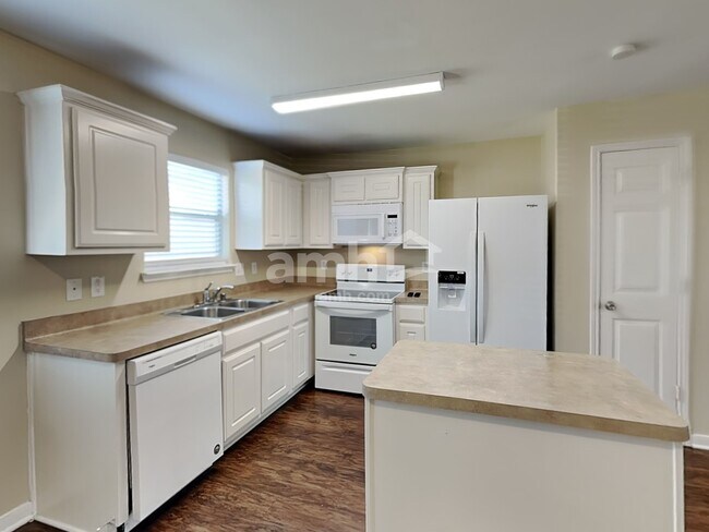 Foto del edificio - 4411 Thistle Pond Ct