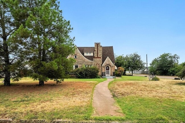 Building Photo - 1781 University Blvd