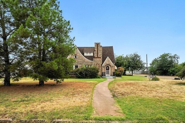 Foto del edificio - 1781 University Blvd